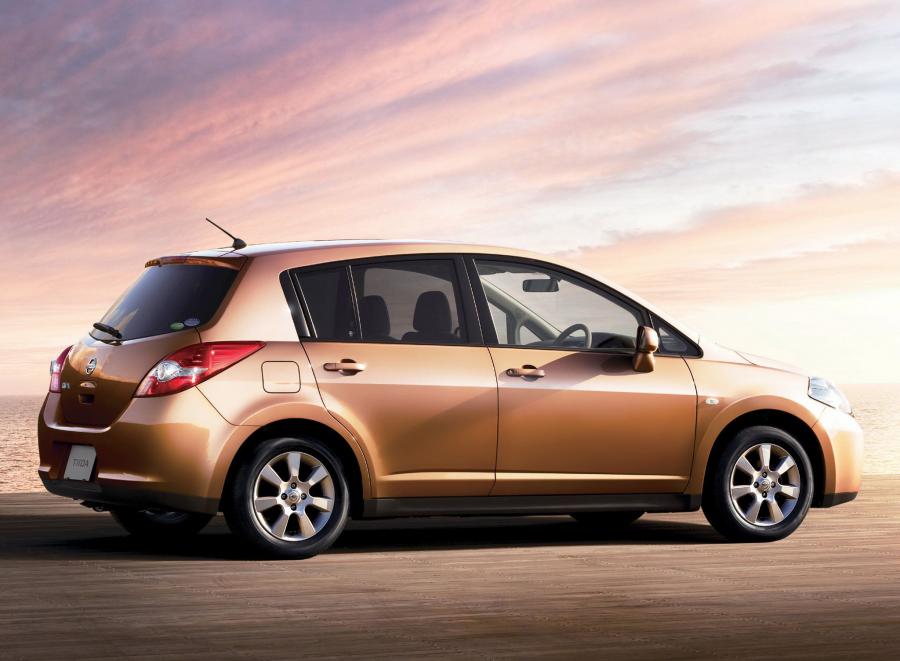  Nissan Tiida Hatchback 2008 года  (JP) (фото 4 из 4)